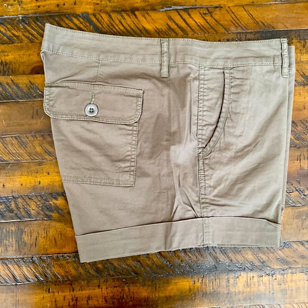 A.n.a.shorts, 3 1/2 inch inseam, size 8P, army green